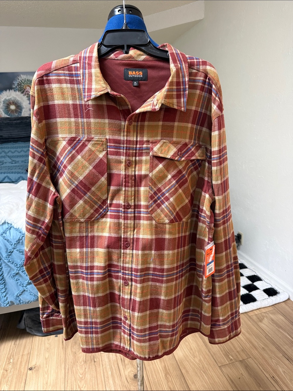 Bass Outdoor Men's Red & Tan Plaid Button-Down Shirt
